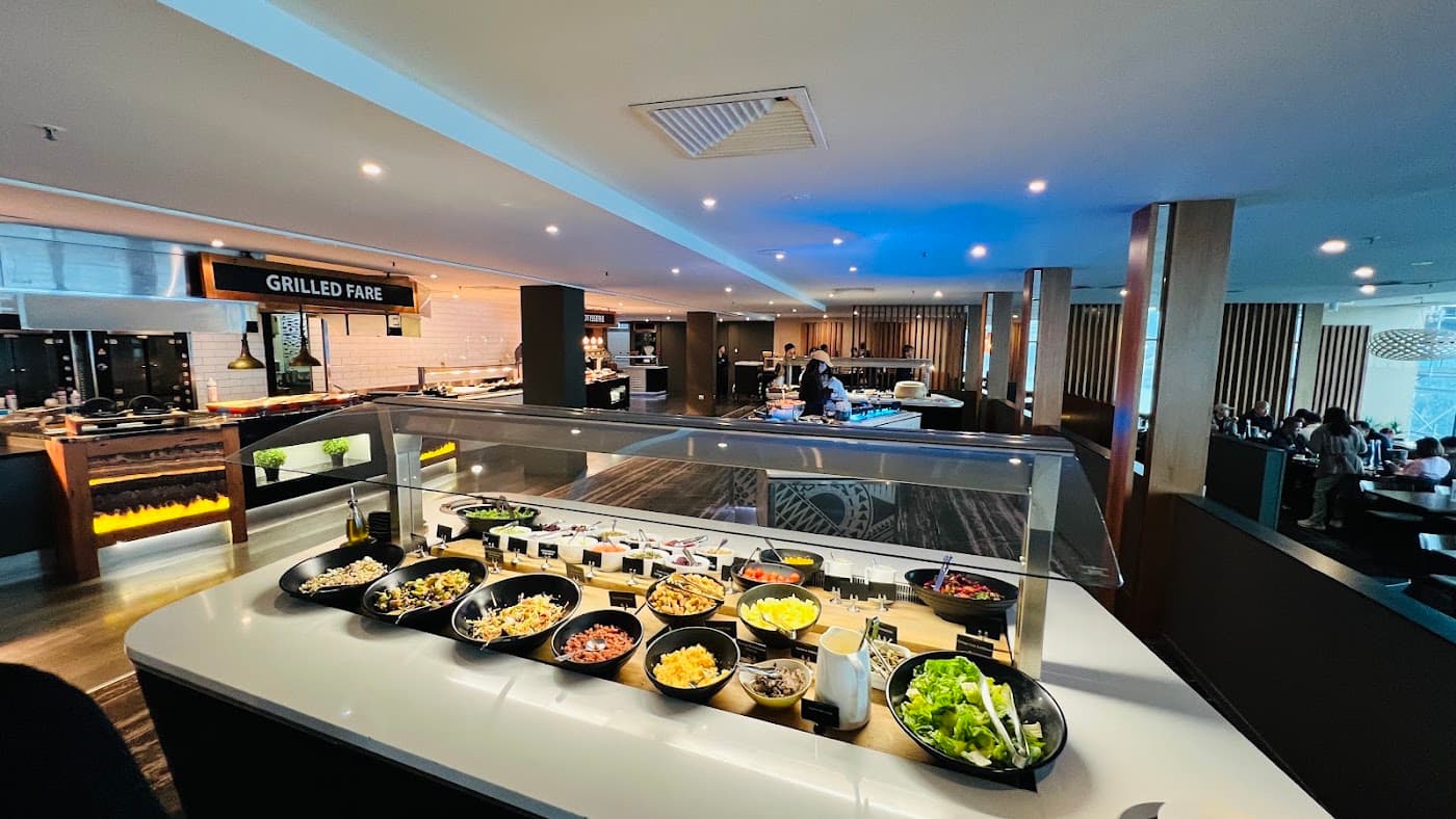Stratosfare Restaurant & Bar
