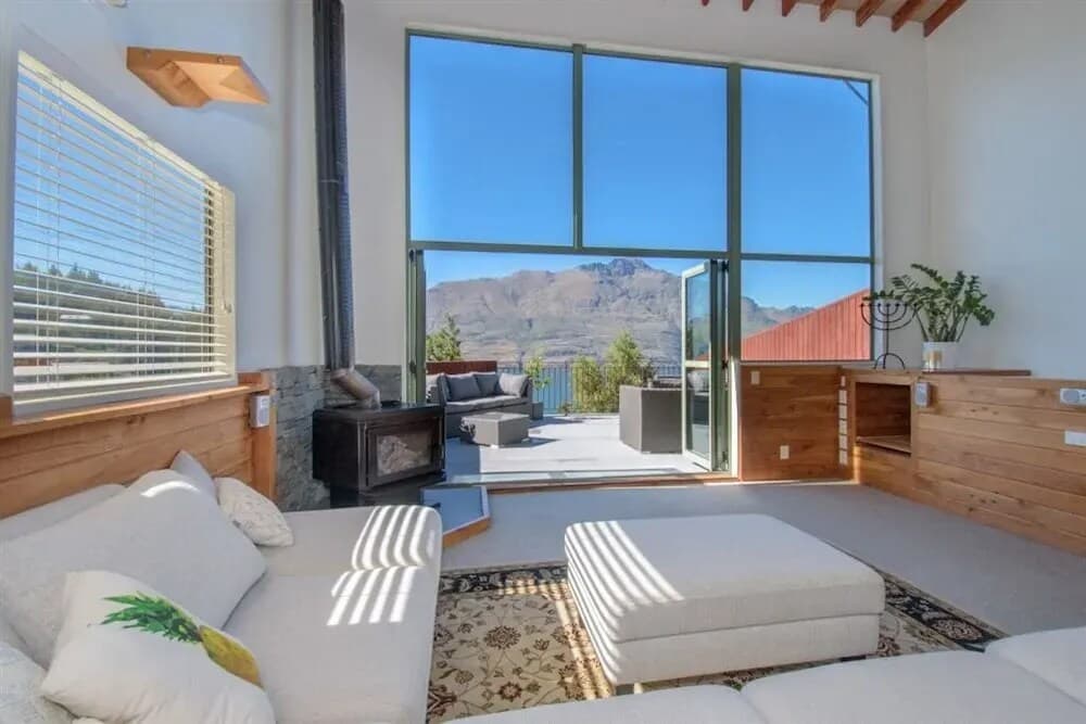 Mountain And Lake Beautiful Home