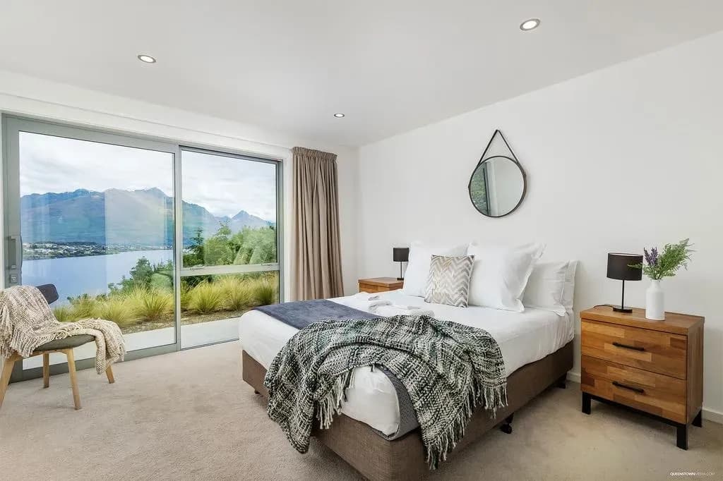 Executive Living in Bluewater