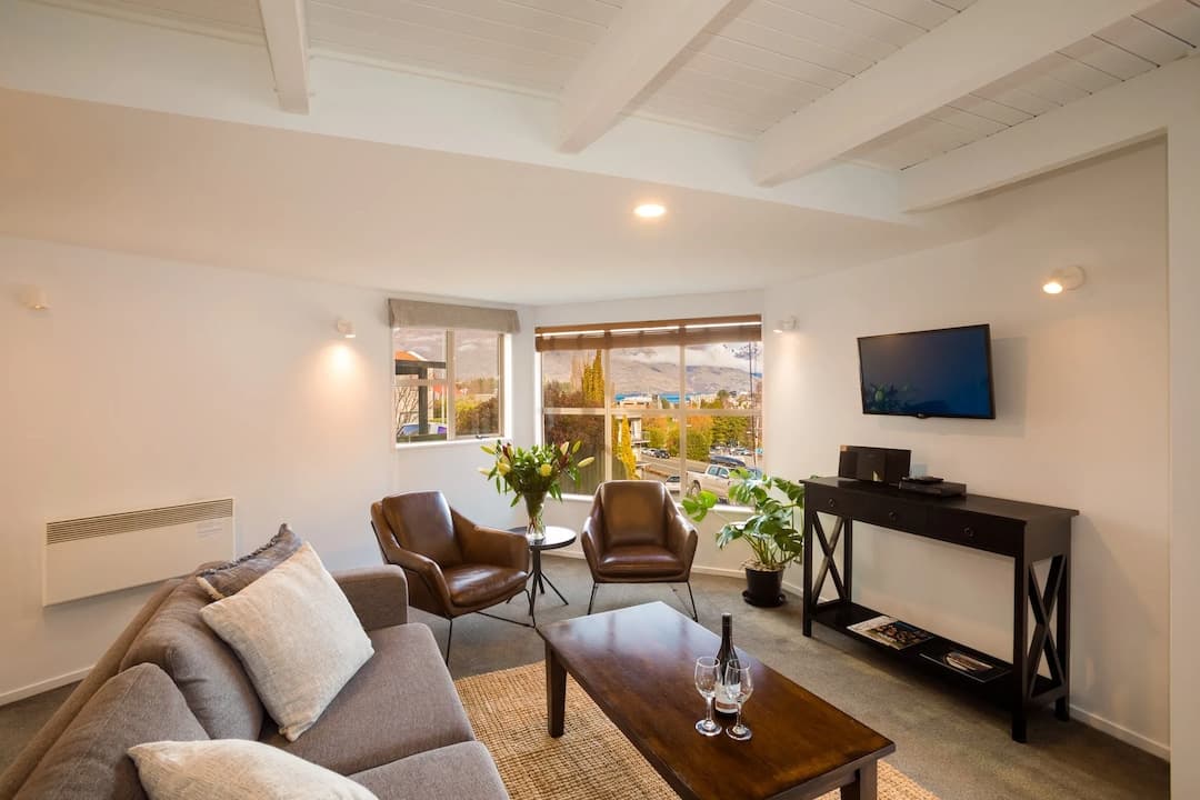 Cranbury Court Apartments
