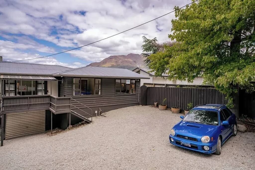 World Class Views 2 Bedroom 2 Bath Walk To Town