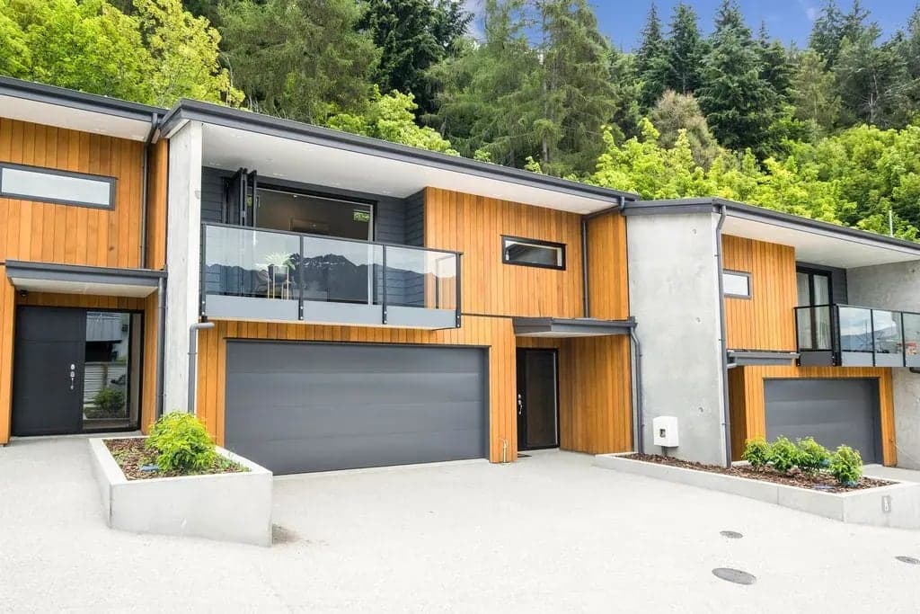 Bright Modern Plush - Brand New Townhouse