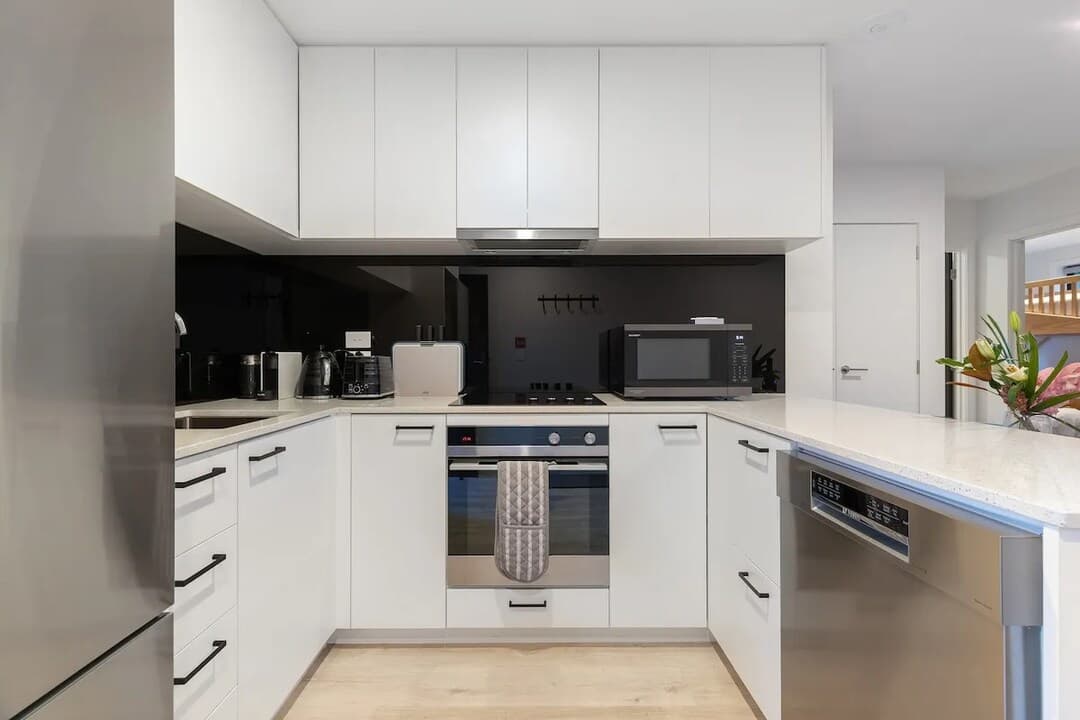 Stylish 2BR Queenstown Retreat - Walk to Town
