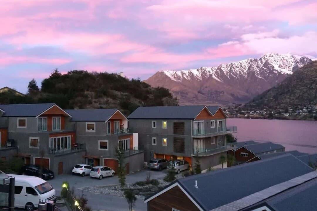Lakefront Mountain Views Stylish Unit