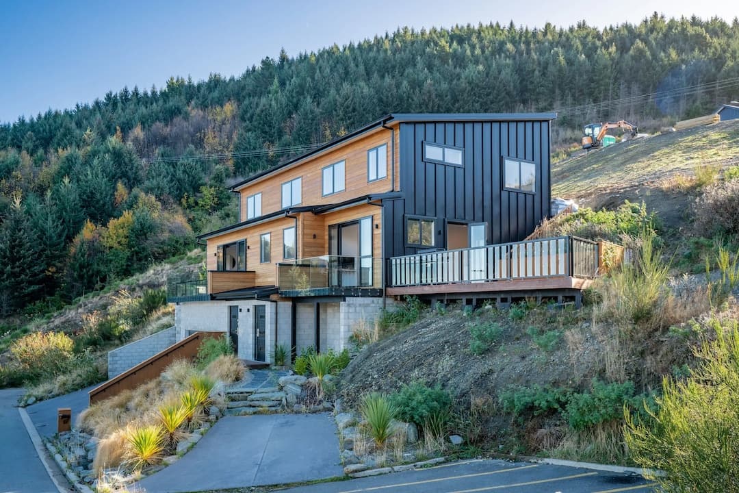 A Luckie Charm - 8 Bedroom Townhouse With Spectacular View