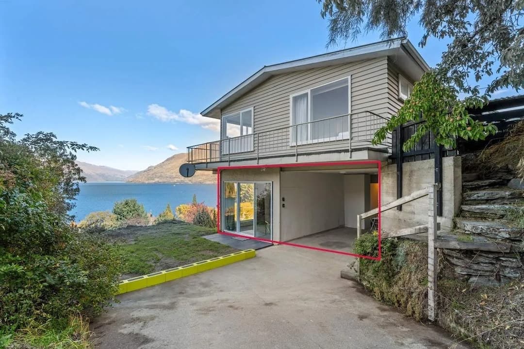 Awesome Views Walk To Town 6 beds 2 bath