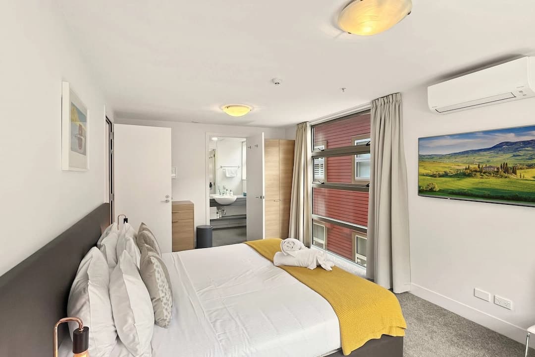 Fabulous Lakeside Marina 3 Bedroom