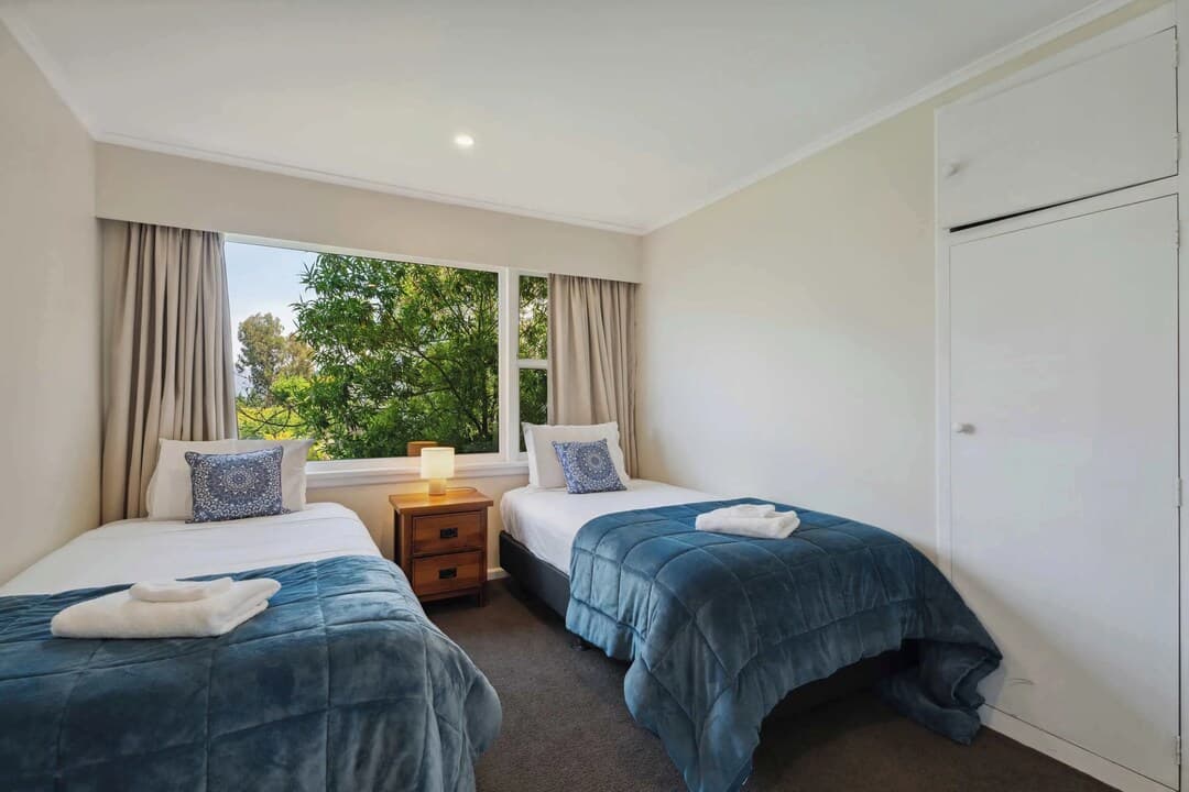 The BIGGEST & BEST VIEWS 3 Bedrooms WALK To Town