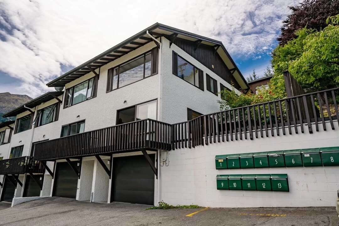 Town Centre Location with Stunning View - Unit 8