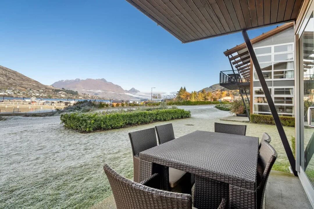 Marina Views Lakeside Stay in Queenstown