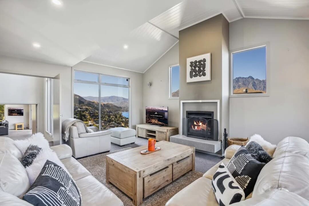 Lancewood Top | Gorgeous Views | Spa Pool