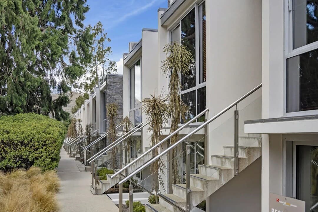 Premium 1 Bedroom Studio Pounamu 203B Garden View