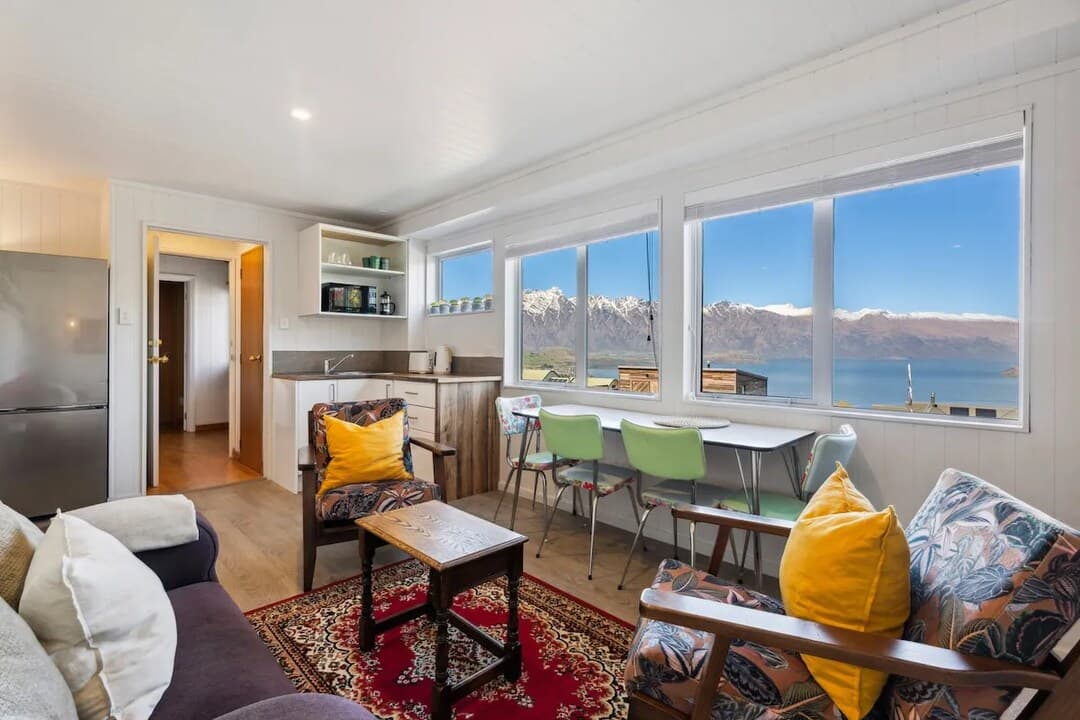Picturesque View - 2 bedroom flat with kitchenette