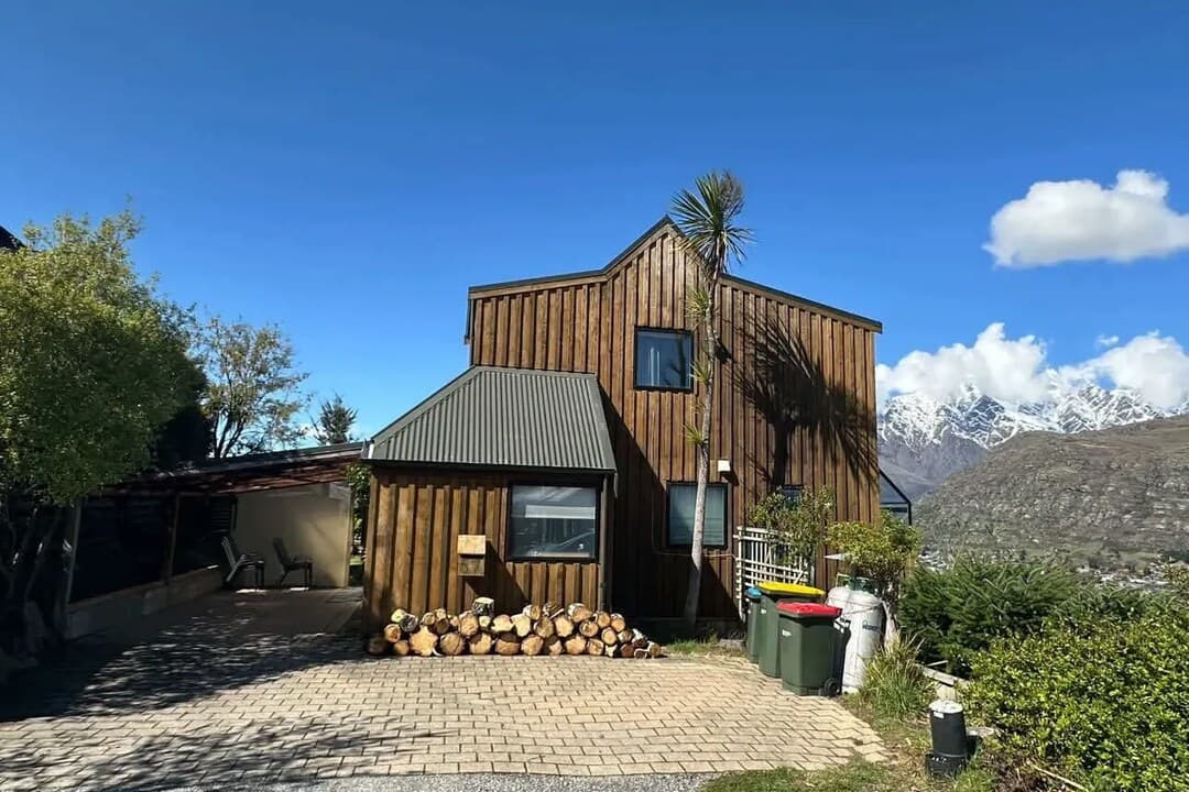 Remarkable Views on Stone Ridge
