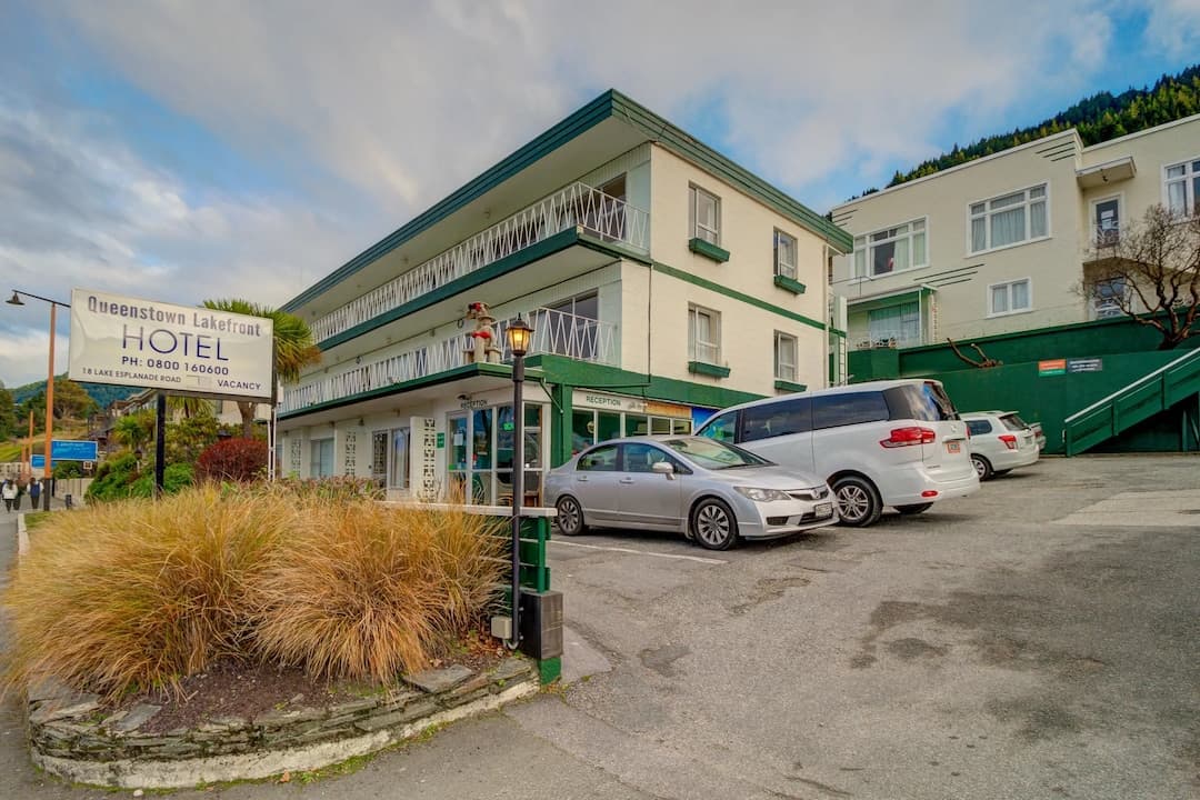 Lakeside Motel