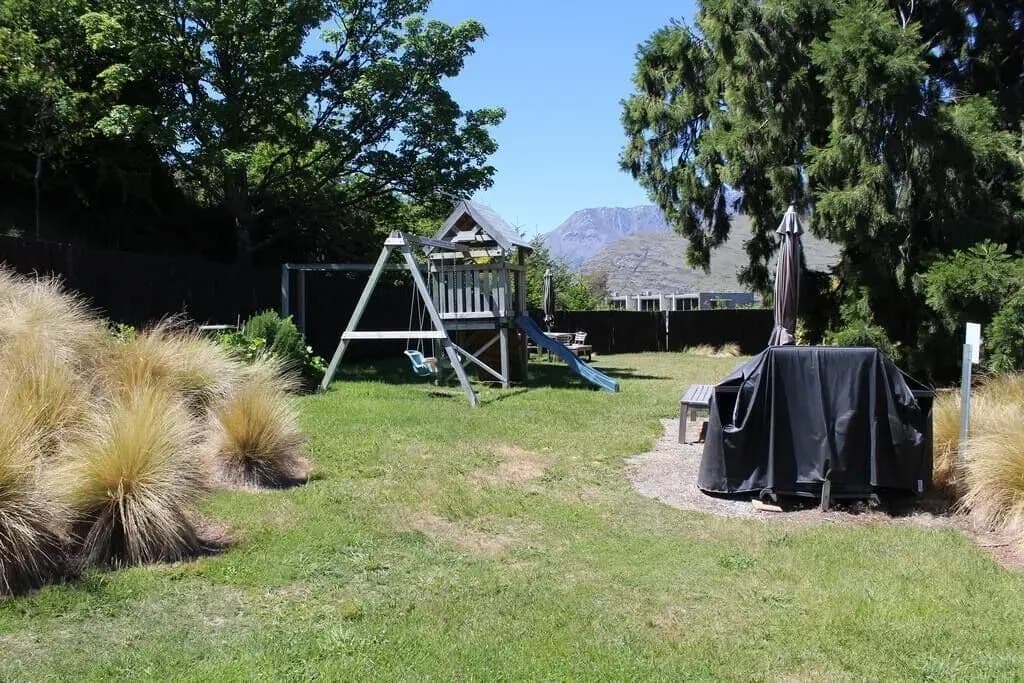 Budget 1 Bedroom Studio Pounamu 216B Garden View