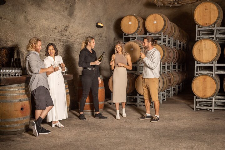 Queenstown Wine & Food Tour: Scenery, Tastings & Delicious Lunch!
