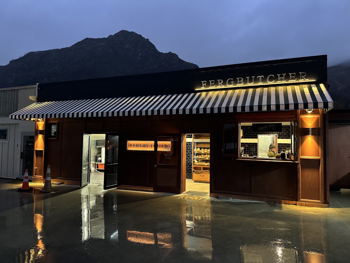 Queenstown Electric photo 2