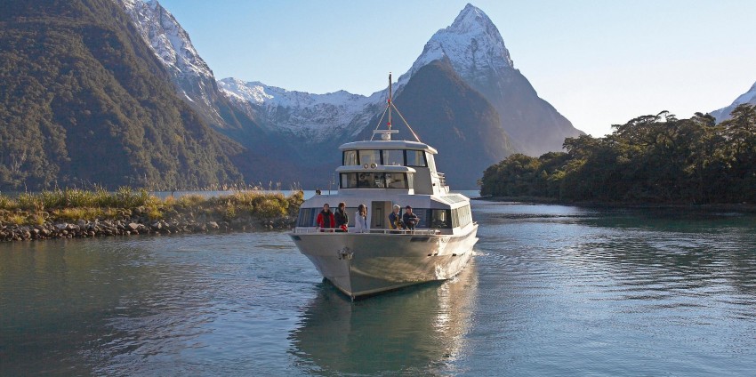 Milford Sound Coach Cruise Fly